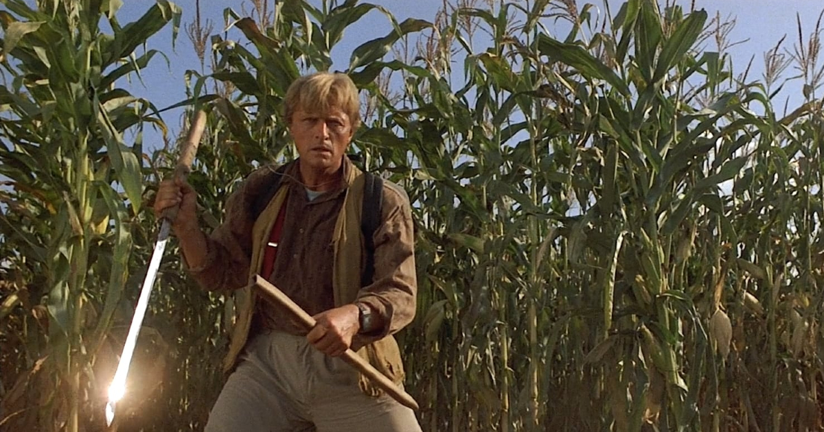 rutger hauer in furia cieca sguaina la katana davanti un campo di grano - nerdface