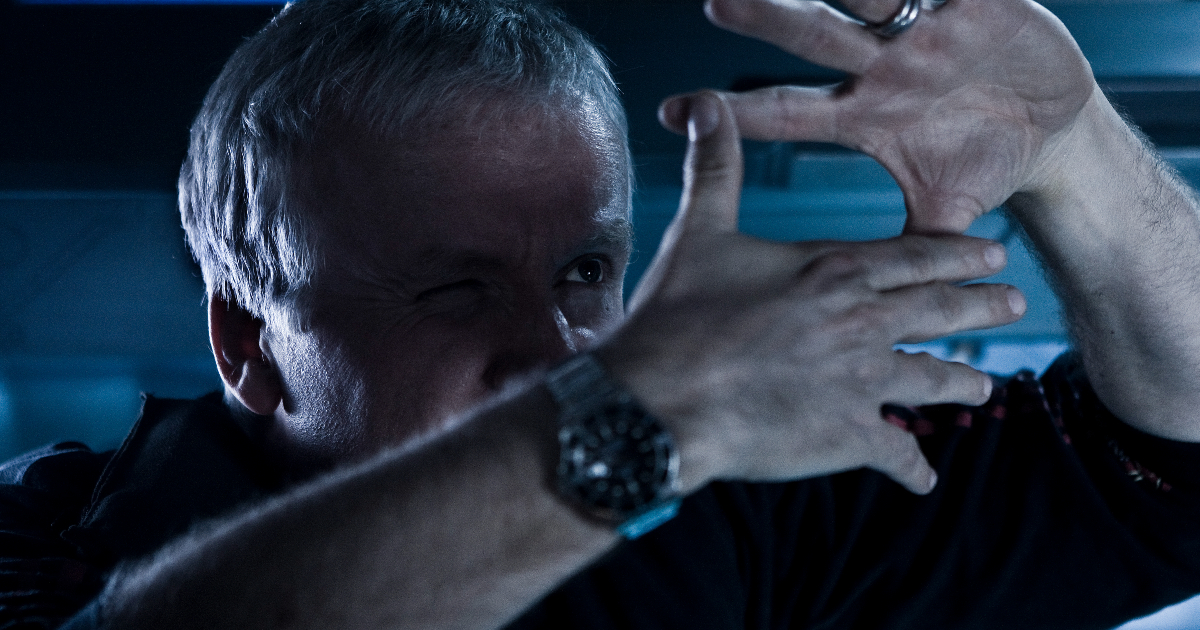 james cameron mette le mani a simulare una camera da presa mentre dirige avatar - nerdface