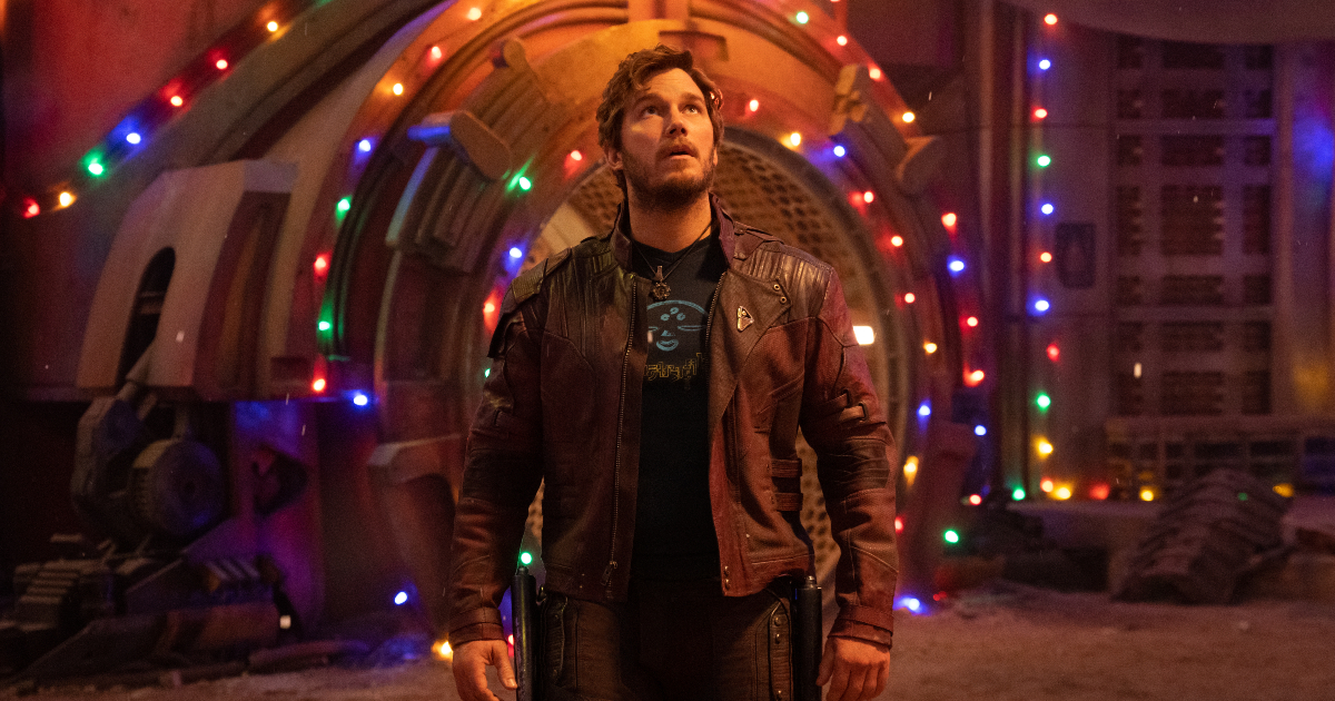 star lord tra mille luci di natale in guardiani della galassia holiday special - nerdface