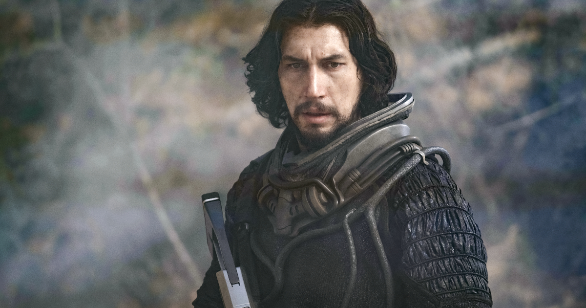 adam driver imbraccia il fucile in 65 fuga dalla terra - nerdface