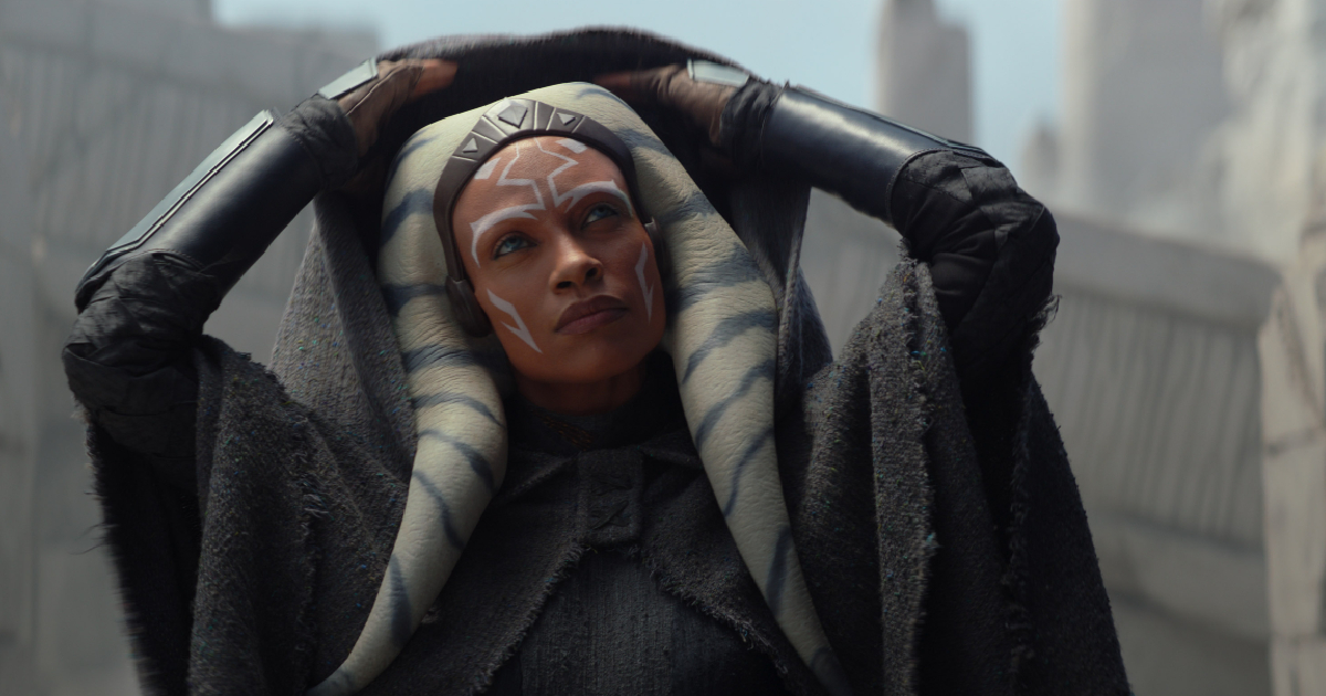 ahsoka si leva il cappuccio e si svela come rosario dawson - nerdface