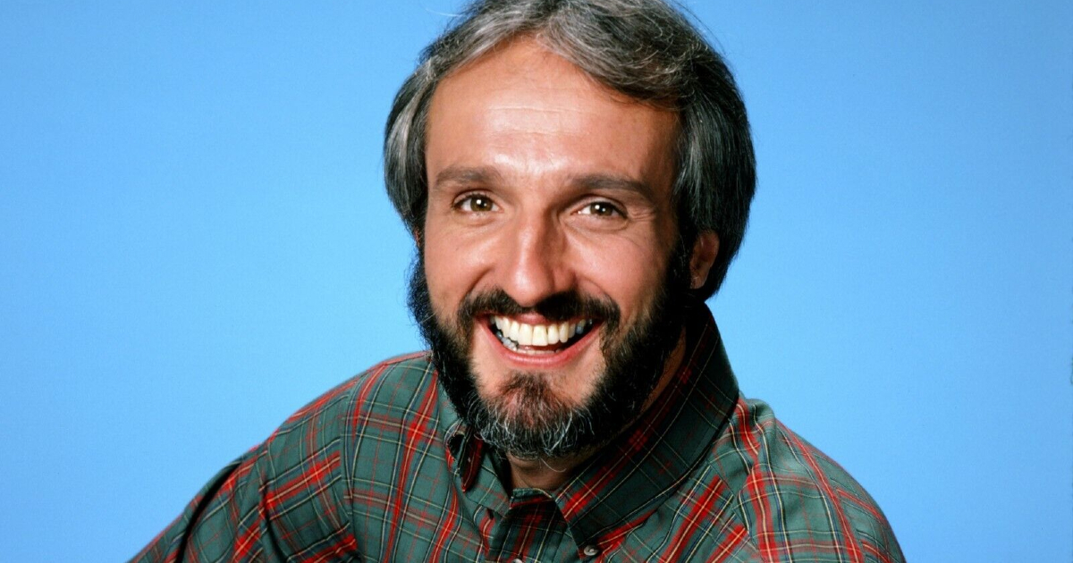 michael gross è il padre di casa keaton - nerdface