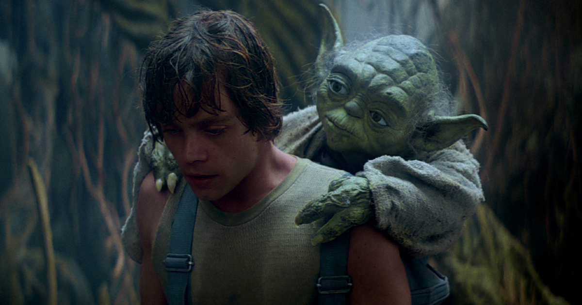 luke skywalker porta sulle spalle yoda ne l'impero colpisce ancora - nerdface