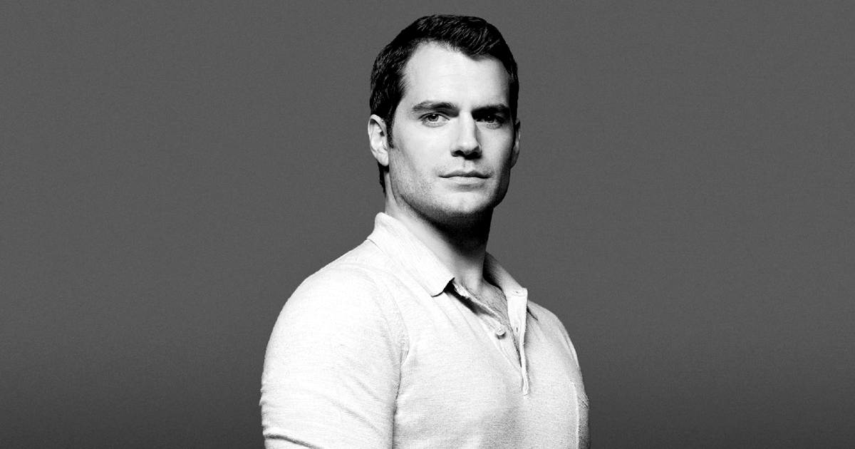 henry cavill in un ritratto in bianco e nero - nerdface