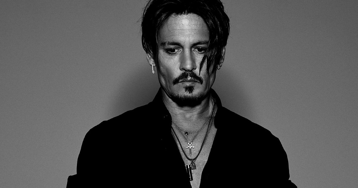 johnny depp in un ritratto in bianco e nero - nerdface