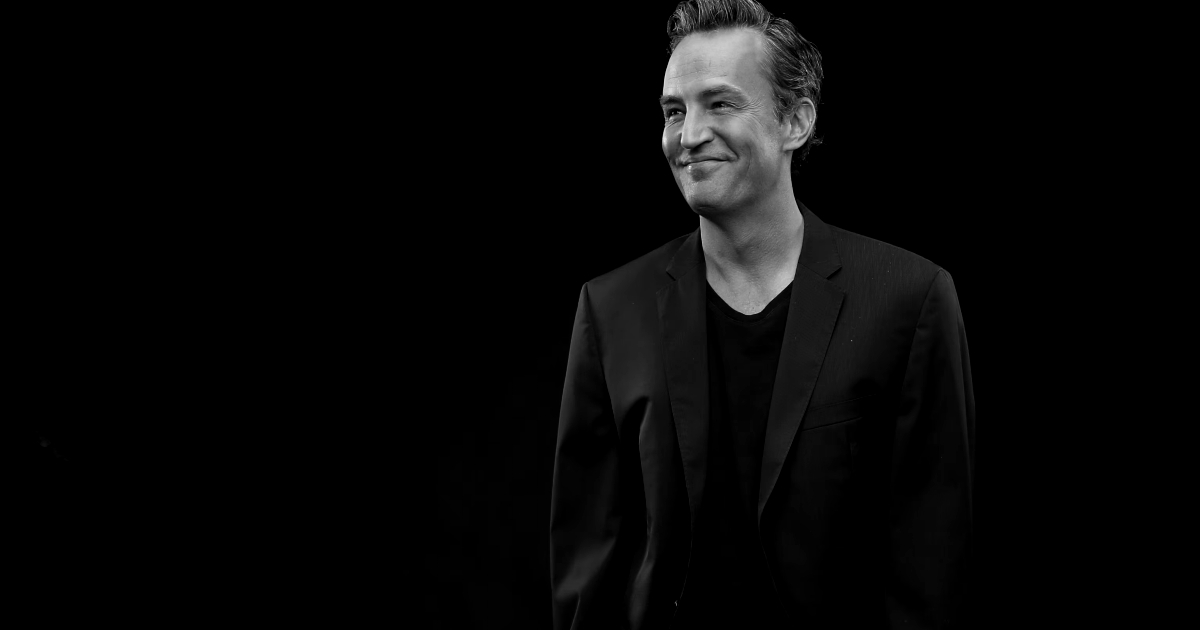 un bel ritratto di matthew perry, morto a soli 54 anni - nerdface