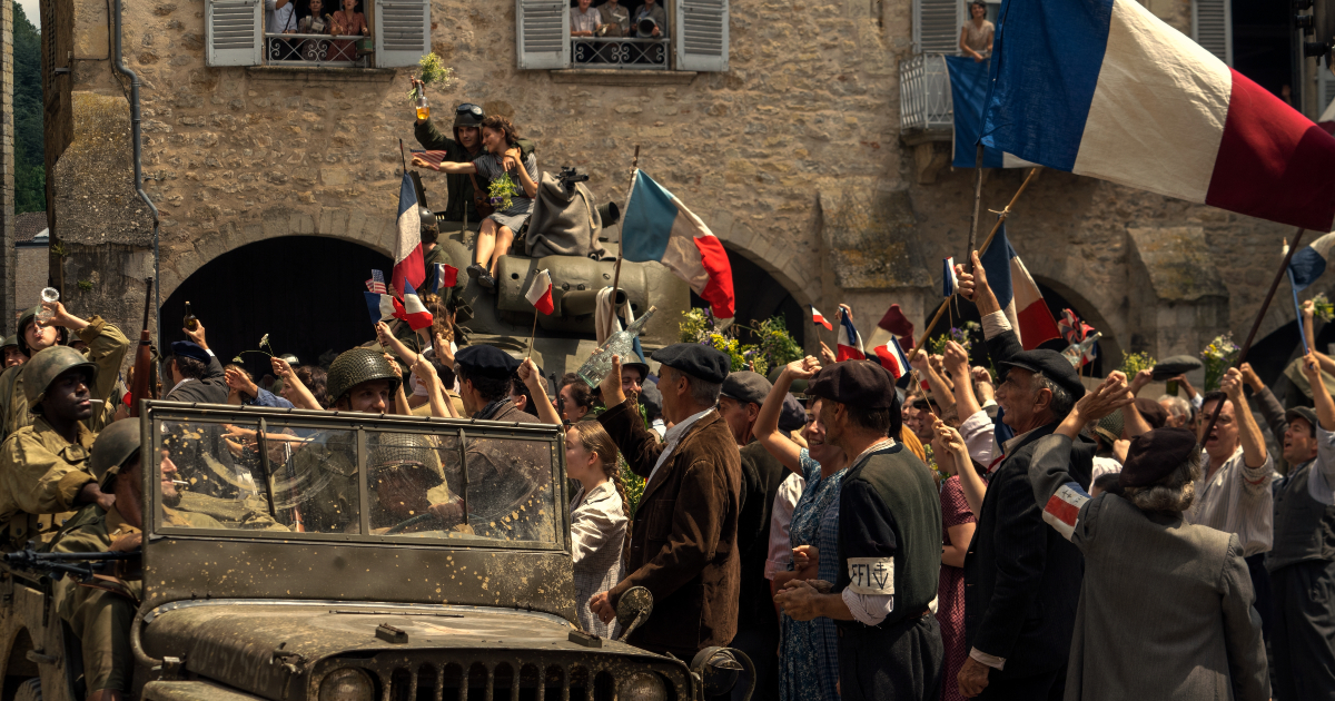 la francia festeggia la liberazione in tutta la luce che non vediamo - nerdface