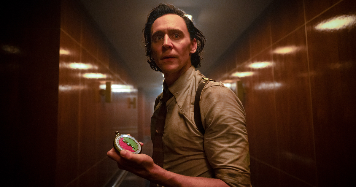 tom hiddleston nella seconda stagione di loki - nerdface