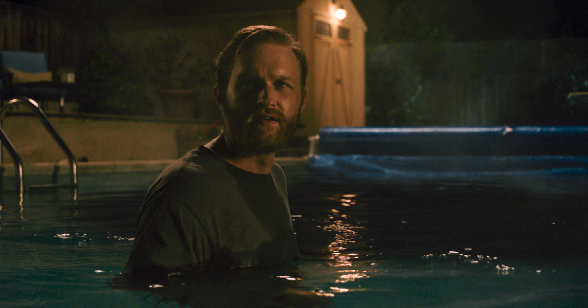 wyatt russell nuota in night swim - nerdface