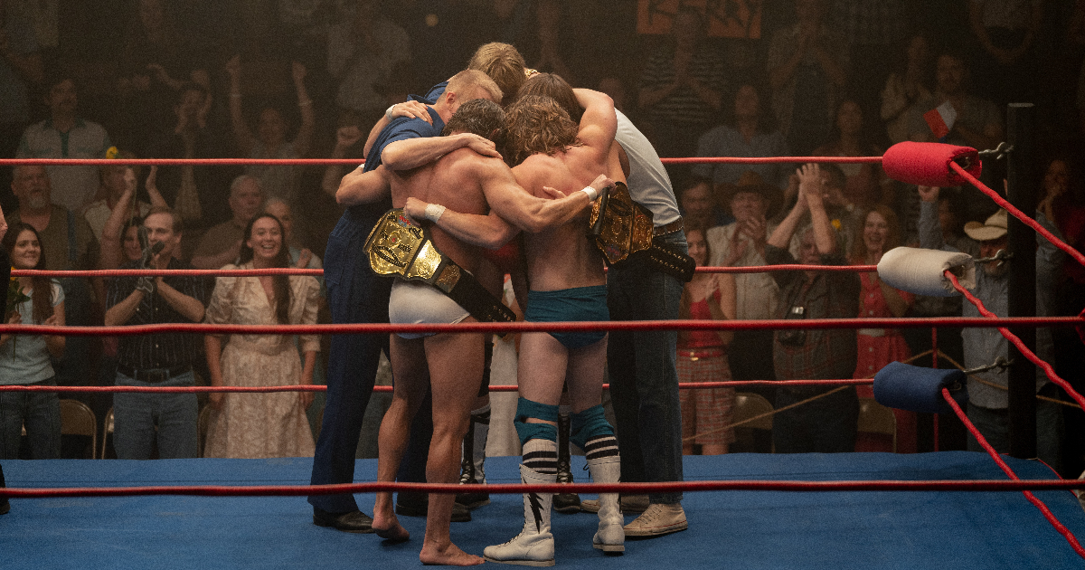 la famiglia von erich si abbraccia sul ring in the warrior - nerdface