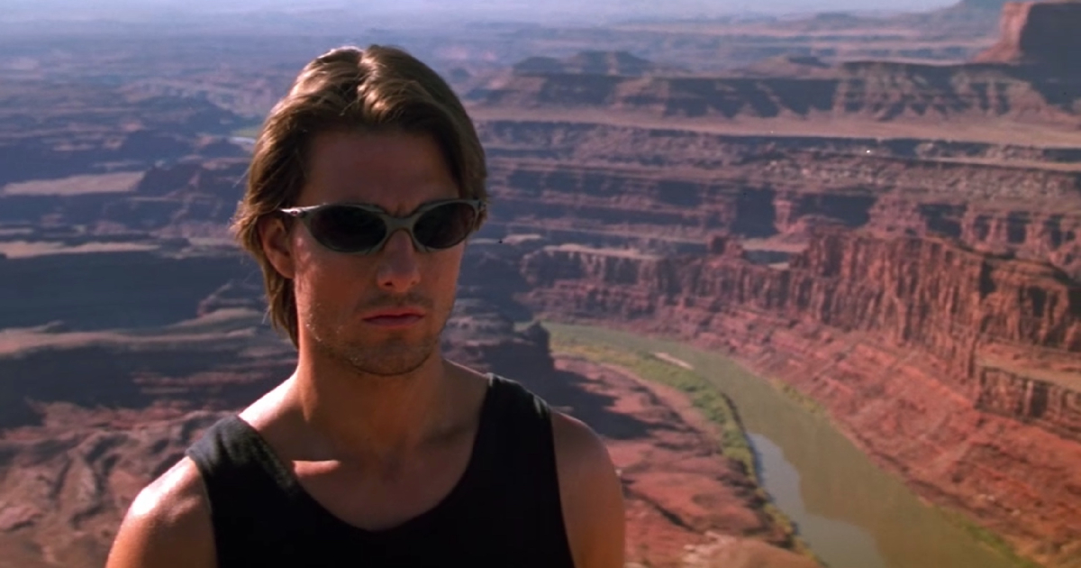 tom cruise con occhialetti in mission impossible 2 - nerdface