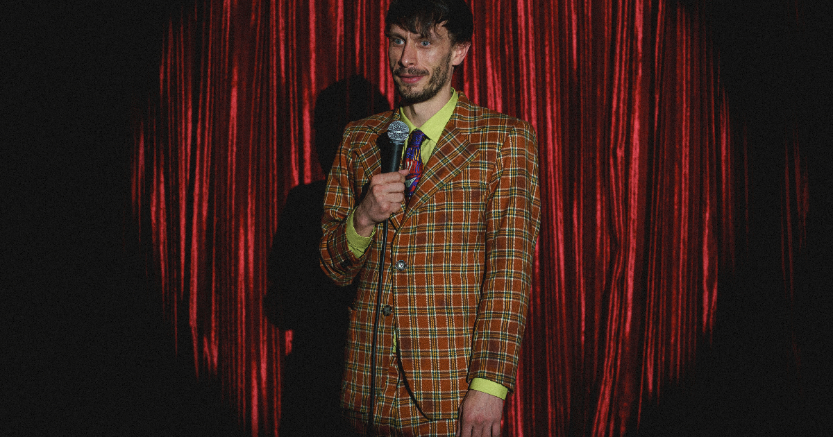 il protagonista di baby reindeer - nerdface