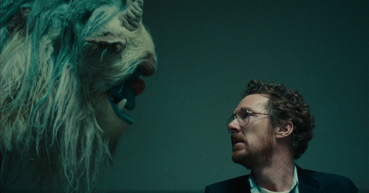 benedict cumberbatch osserva l'amico immaginario eric - nerdface