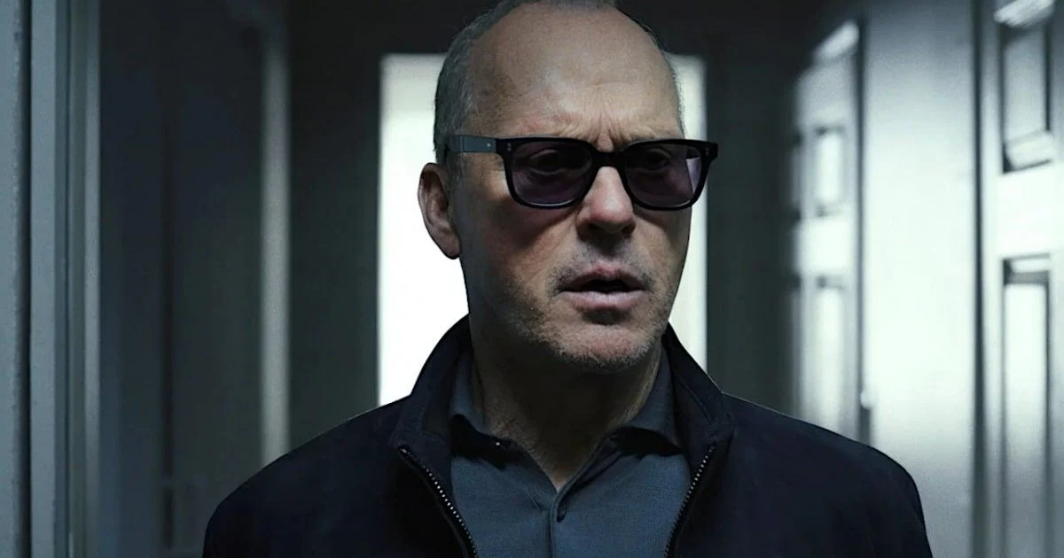 michael keaton è il protagonista de la memoria dell'assassino - nerdface