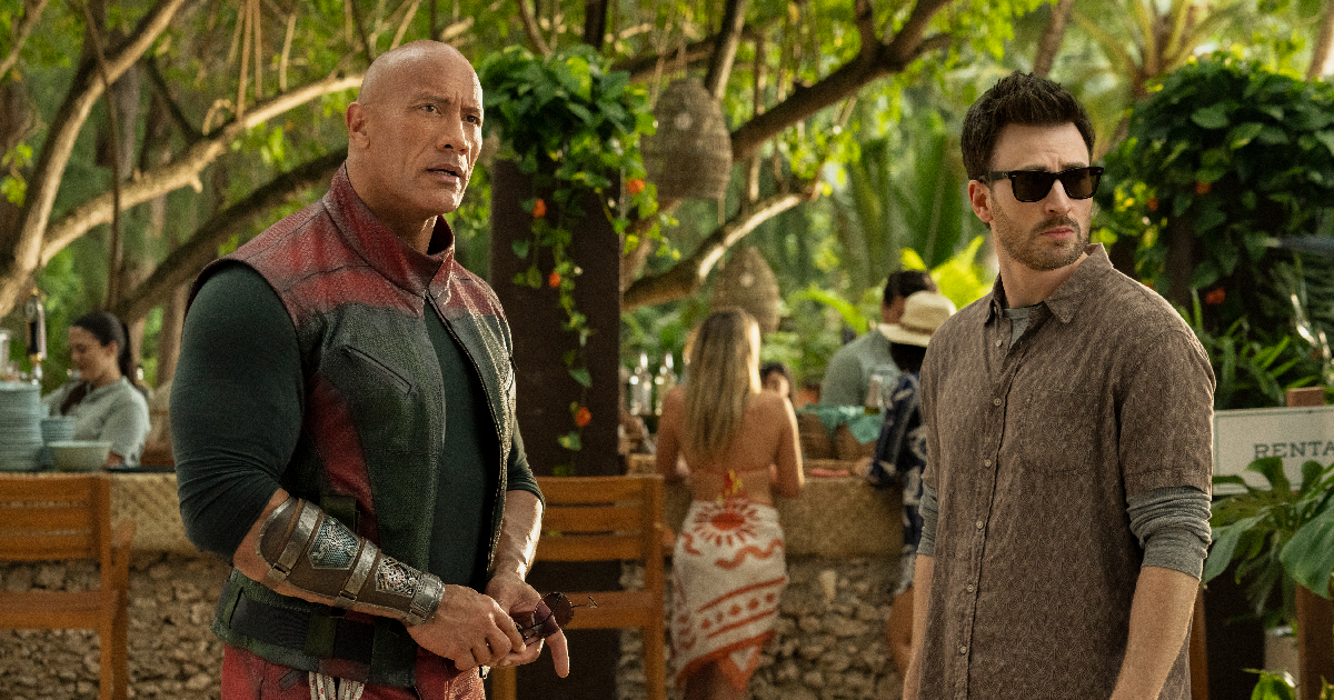 the rock e chris evans in uno rosso - nerdface