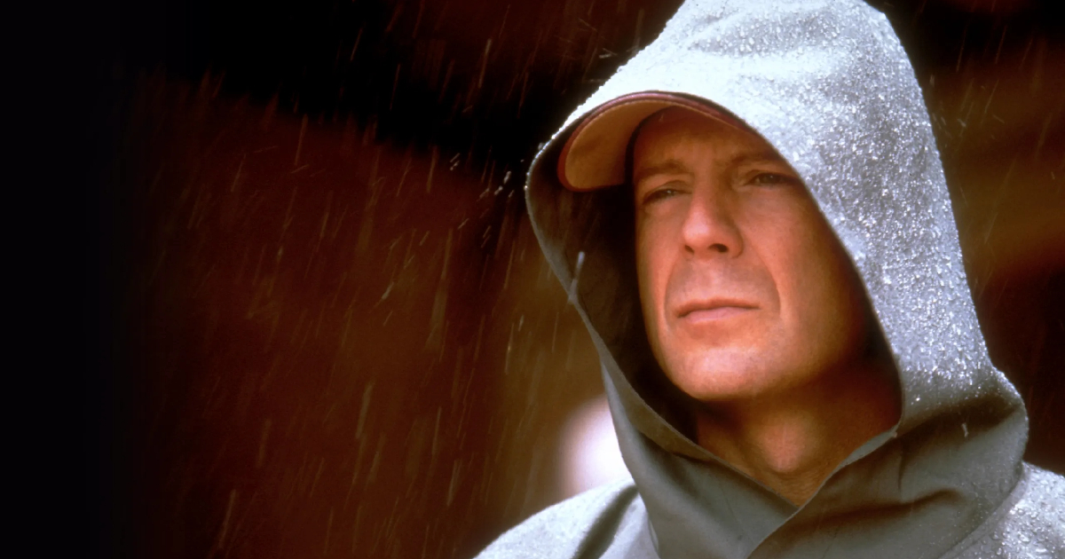 bruce willis è diretto da m. night shyalaman in unbreakable - nerdface
