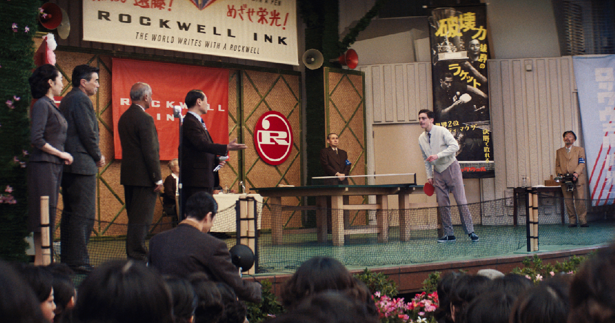 timothee chalamet sfida qualcuno a ping pong nel film marty supreme - nerdface