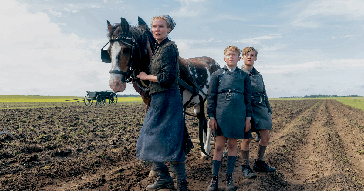 il protagonista de l'isola dei ricordi è accanto a un cavallo - nerdface