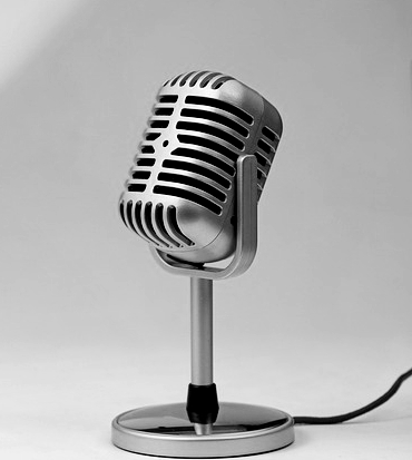 il microfono di un doppiatore - nerdface