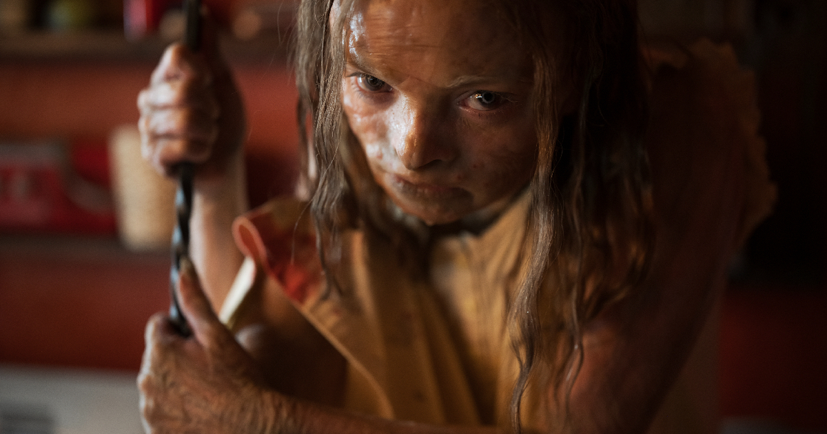 la bambina protagonista di lee cronin la mummia - nerdface