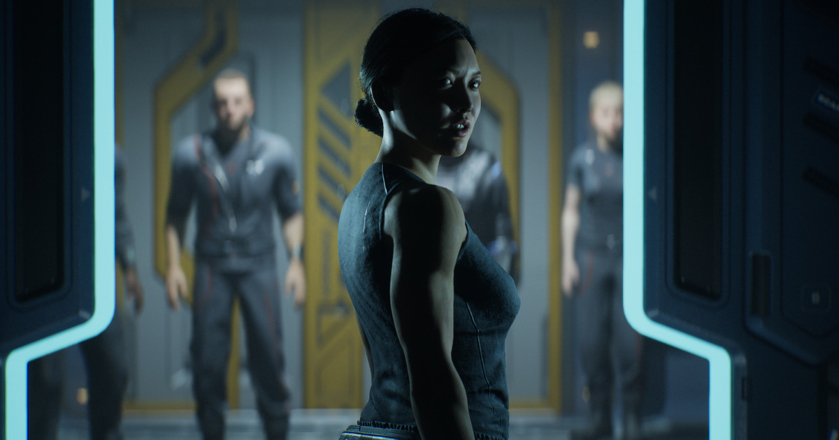 La protagonista che si guarda indietro mentre davanti a lei ci sono altri personaggi dentro la navicella spaqziale - nerdface