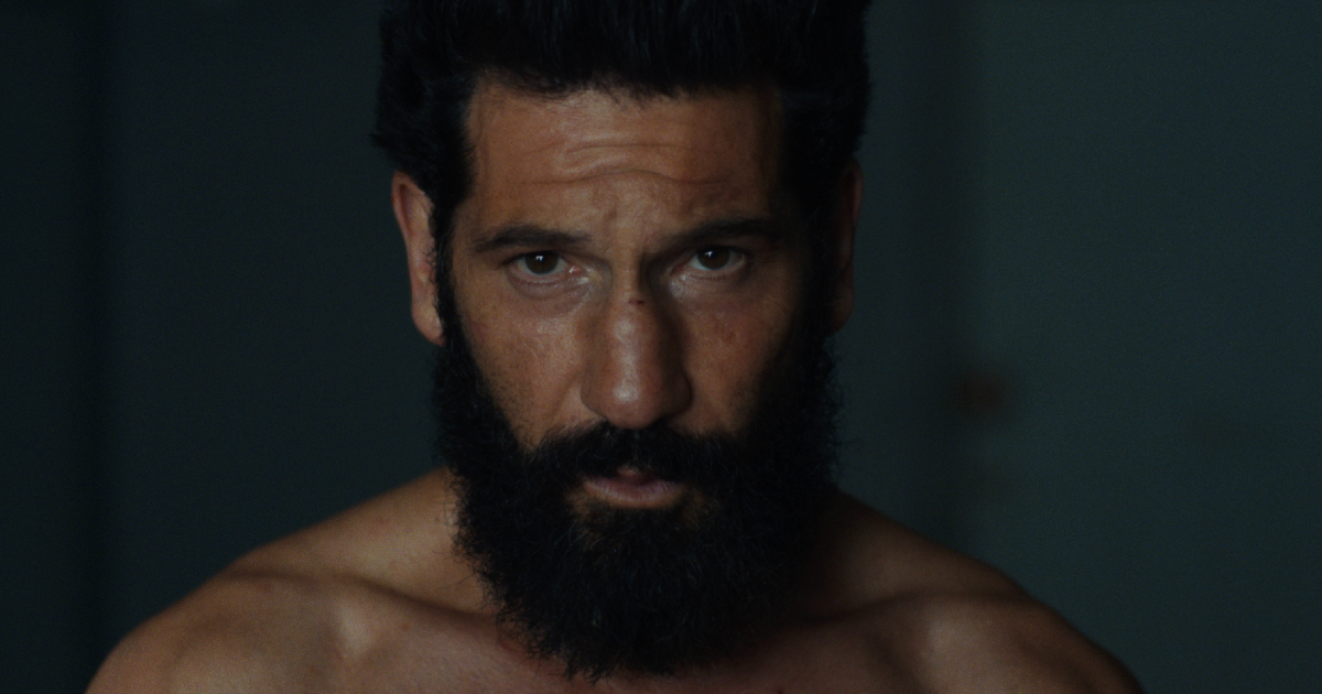 frank castle con la barba lunga in the punisher one last kill - nerdface