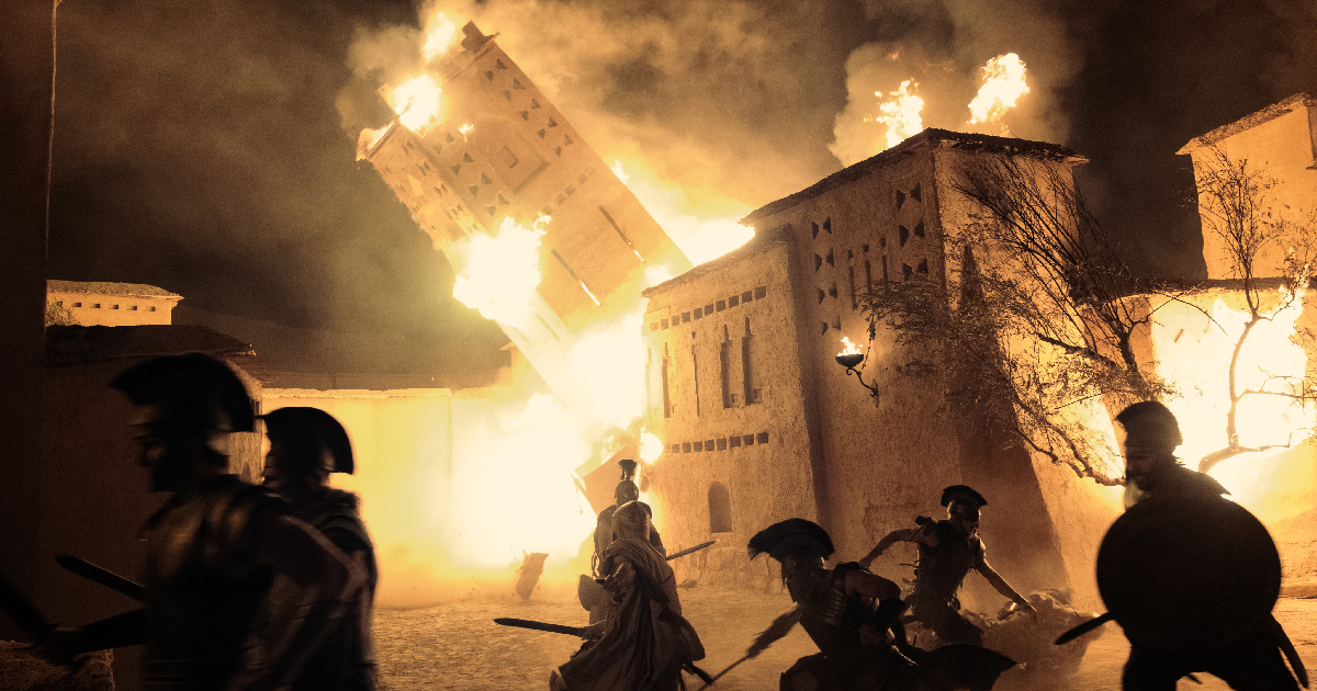 troia tra le fiamme nel film l'odissea - nerdface