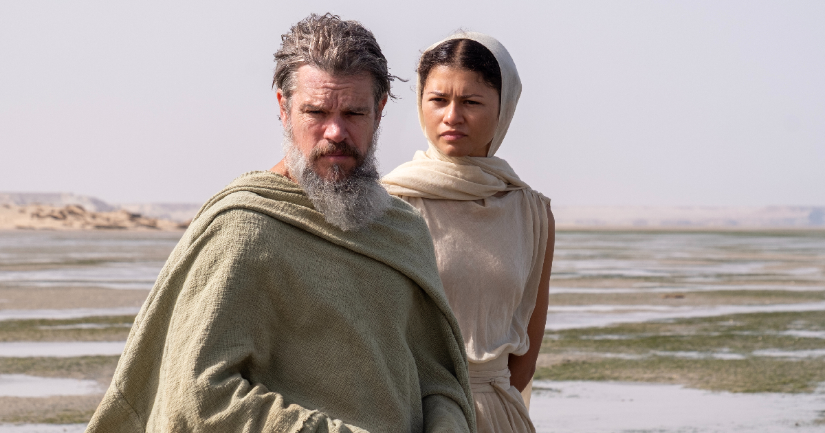 matt damon e zendaya ne l'odissea passeggiano in riva al mare - nerdface