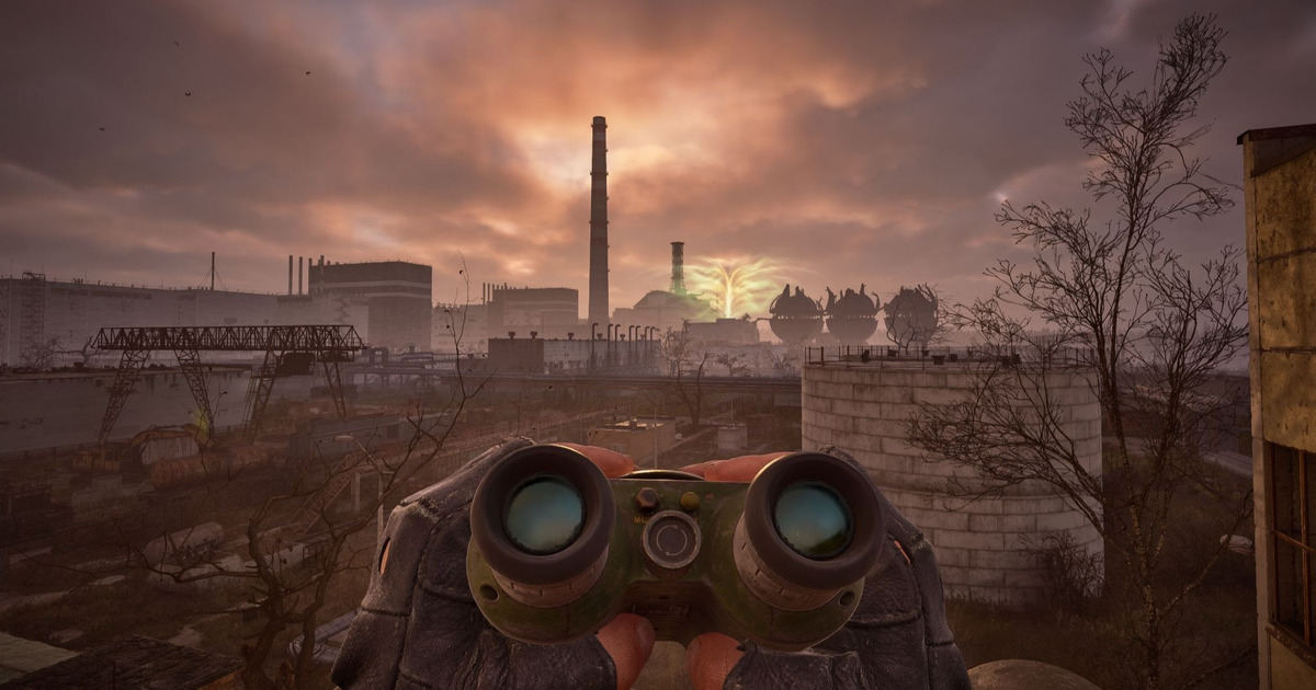 Il protagonista osserva con un binocolo le rovine della città - nerdface