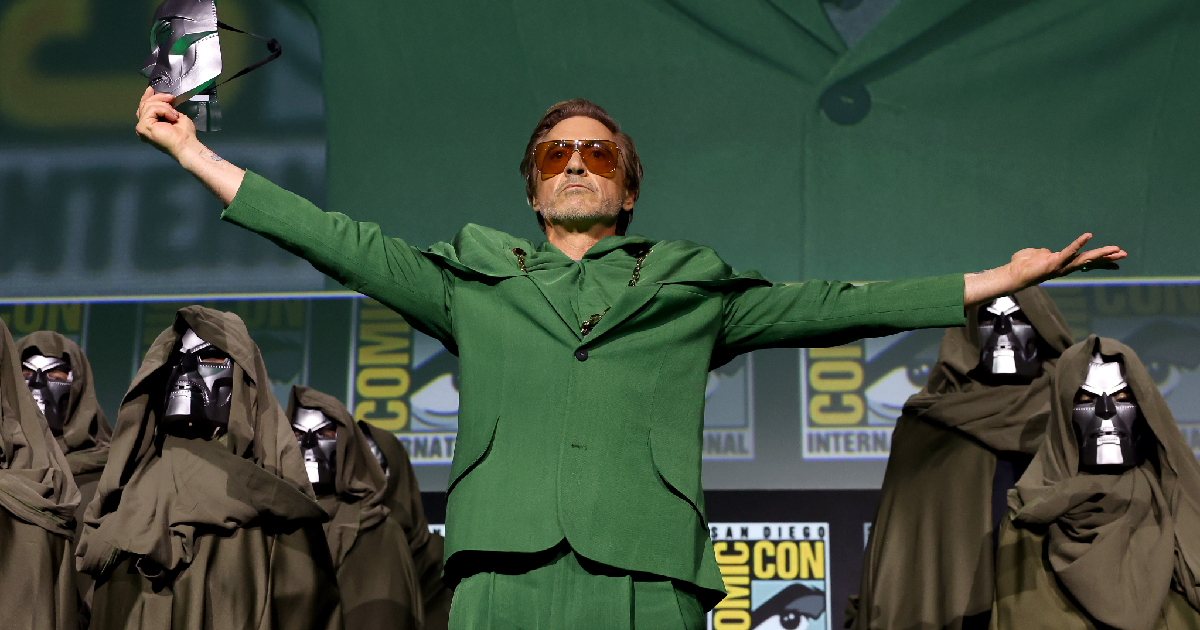 tutti-i-teaser-trailer-marvel-svelati-al-san-diego-comic-con robert downey jr esulta al san diego comic con 2026 per avengers doomsday - nerdface