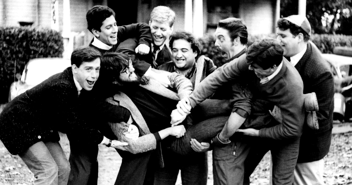 john landis lanciato in aria dal cast di animal house - nerdface