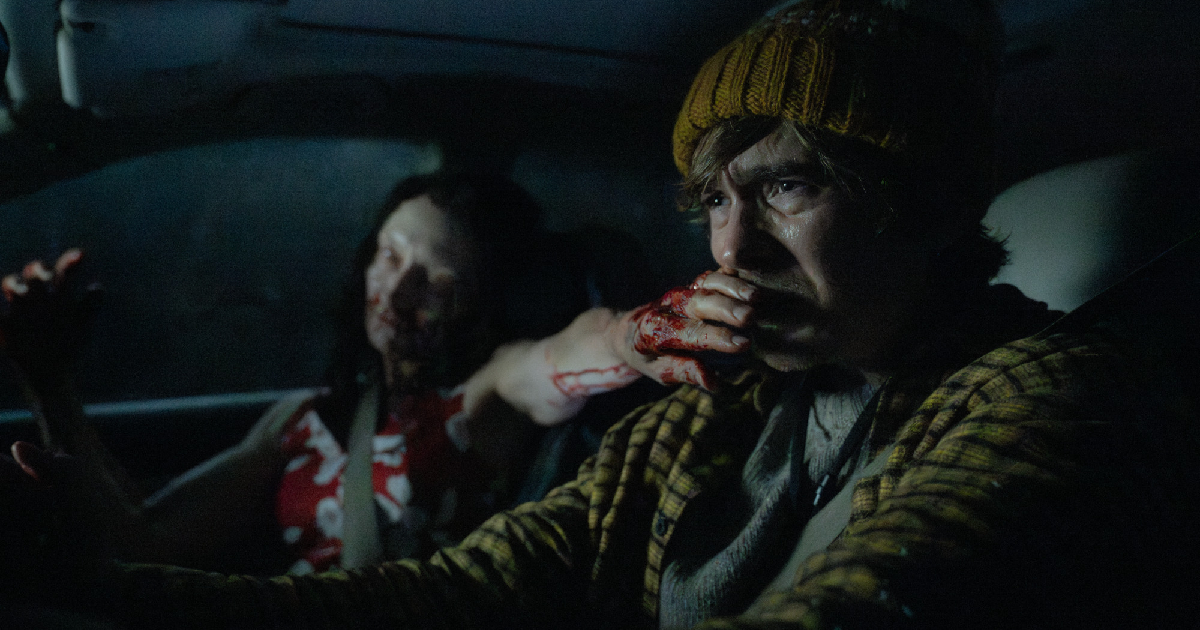 il protagonista di resident evil dà un passaggio a uno zombie - nerdface