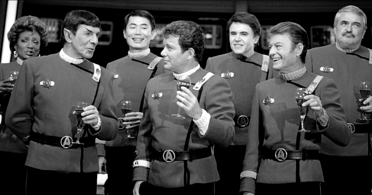 walter koenig è insieme a tutto l'equipaggio di star trek - nerdface