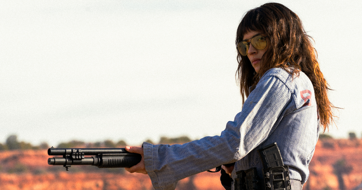 adria arjona impugna un canne mozze in onslaught - nerdface